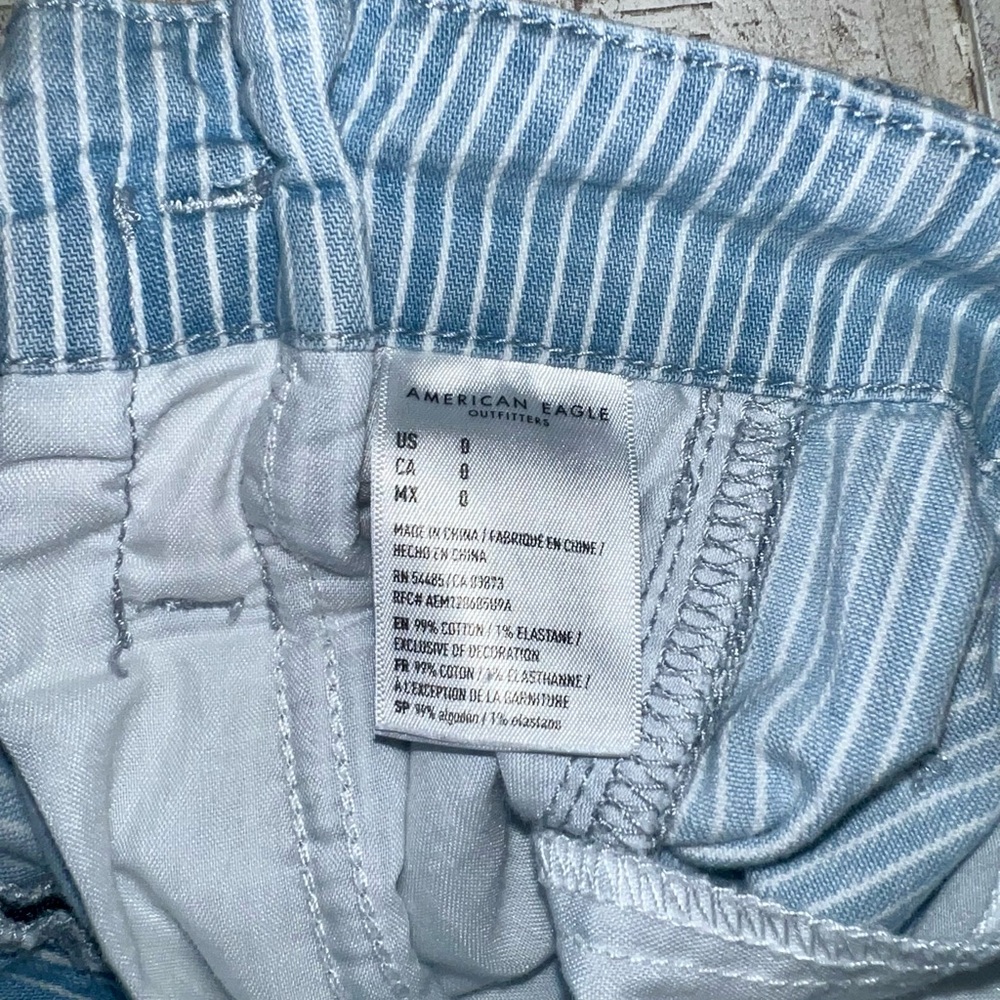 American Eagle Mom Shorts - Picture 6 of 6
